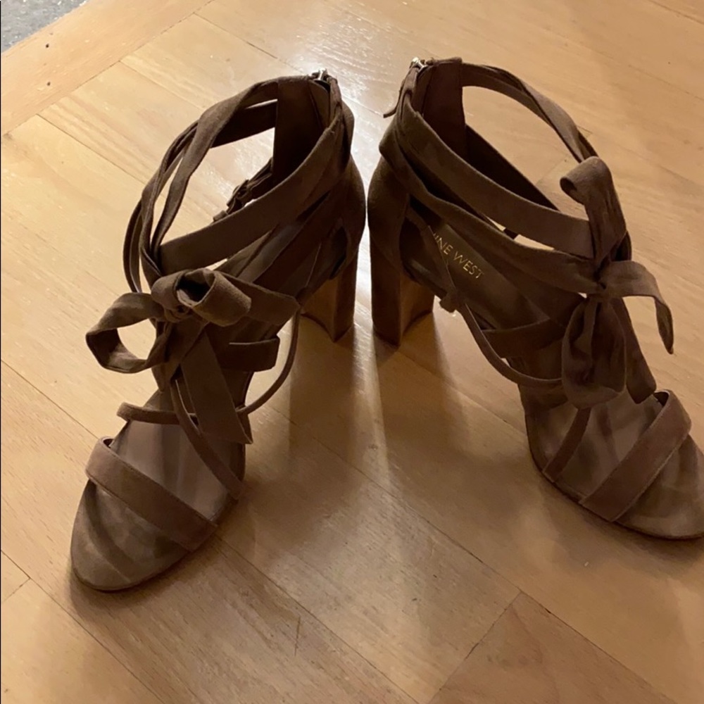 Nine West tan strappy 3.5 in heeled sandal-Sz10